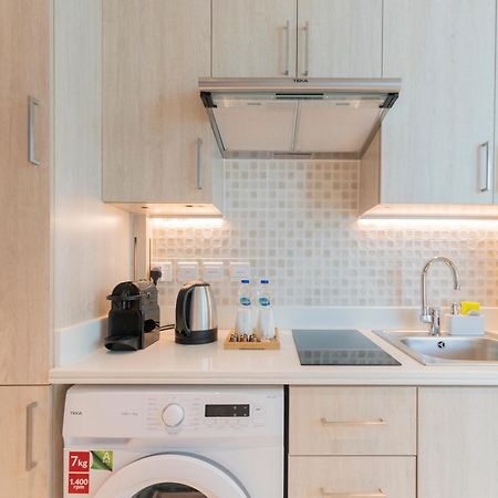 Studio With Pool And Private Beach Access On Palm Jumeirah Dubaj Kültér fotó