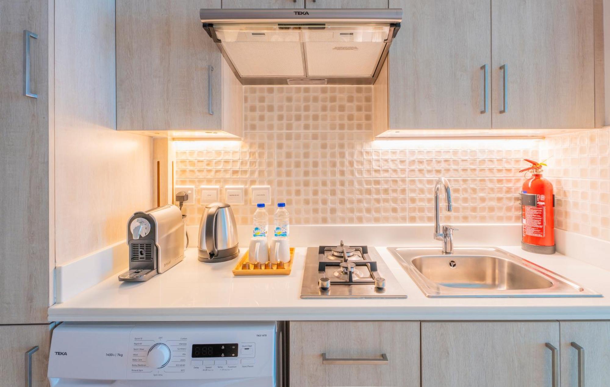 Studio With Pool And Private Beach Access On Palm Jumeirah Dubaj Kültér fotó