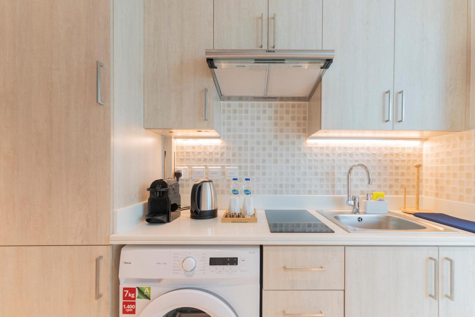 Studio With Pool And Private Beach Access On Palm Jumeirah Dubaj Kültér fotó